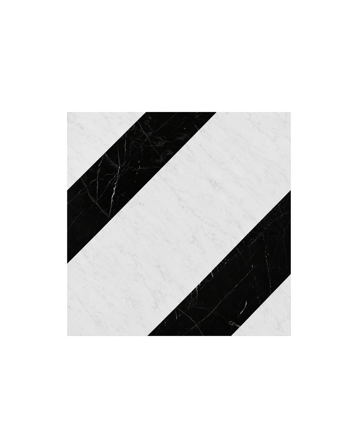 Atelier Petit Marbre Bandeau – marmorgulv i Bianco Carrara og Nero Marquinha fra Devon&Devon