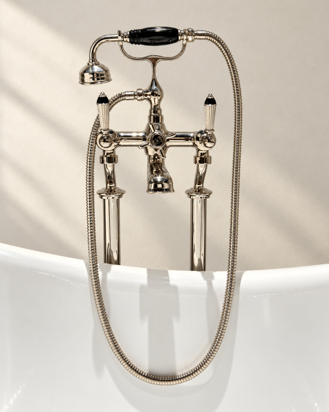 Black Diamond badekar- og brusearmatur - bordmonteret – Devon&Devon (billede 2)
