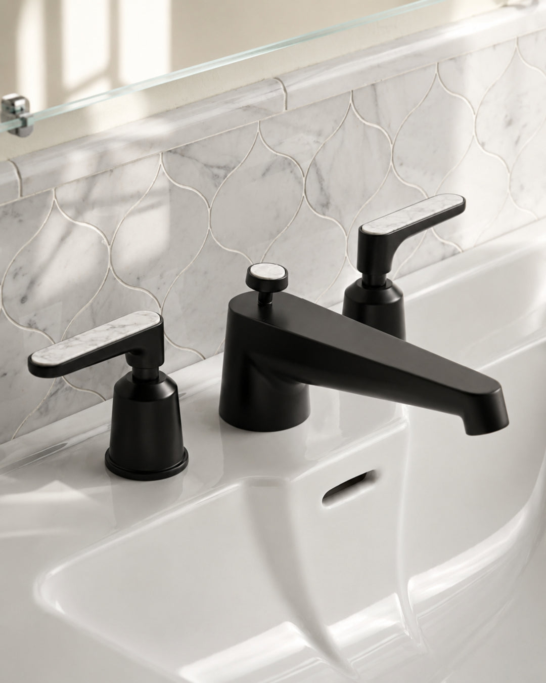 Twenties 3-huls håndvaskearmatur – Bianco Carrara – Devon&Devon | DSL Studio