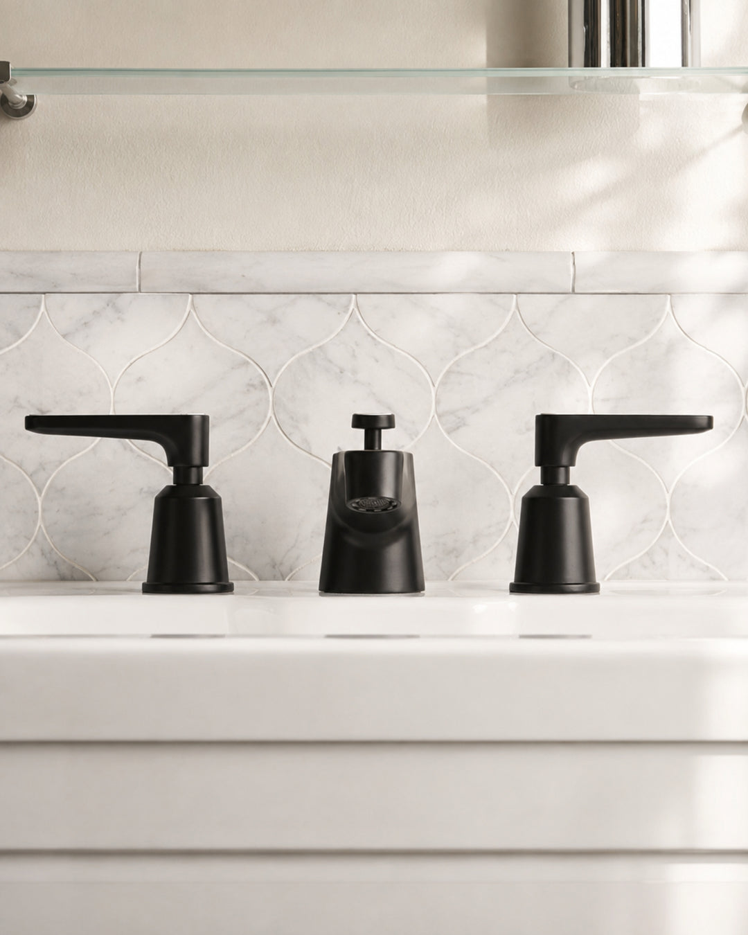 Twenties 3-huls håndvaskearmatur – Bianco Carrara – Devon&Devon | DSL Studio