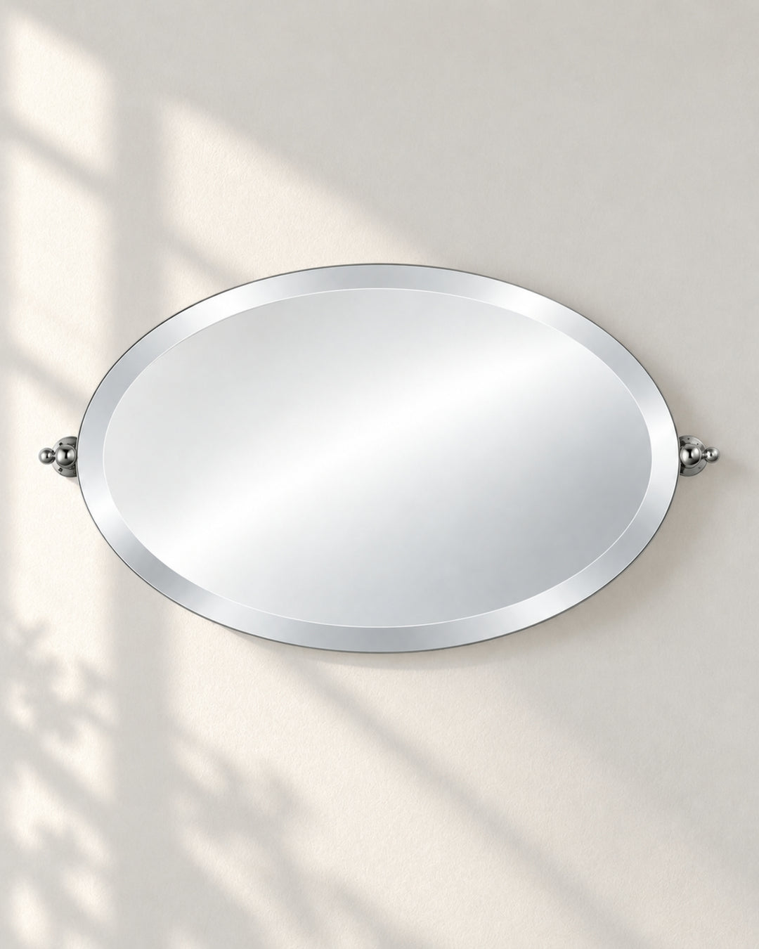 Beauty 2 vippespejl fra Devon&Devon – stort ovalt metalspejl