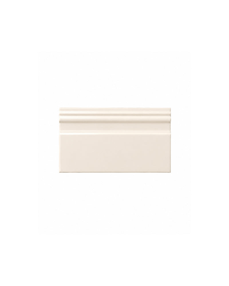 Lambris sokkel · Creme