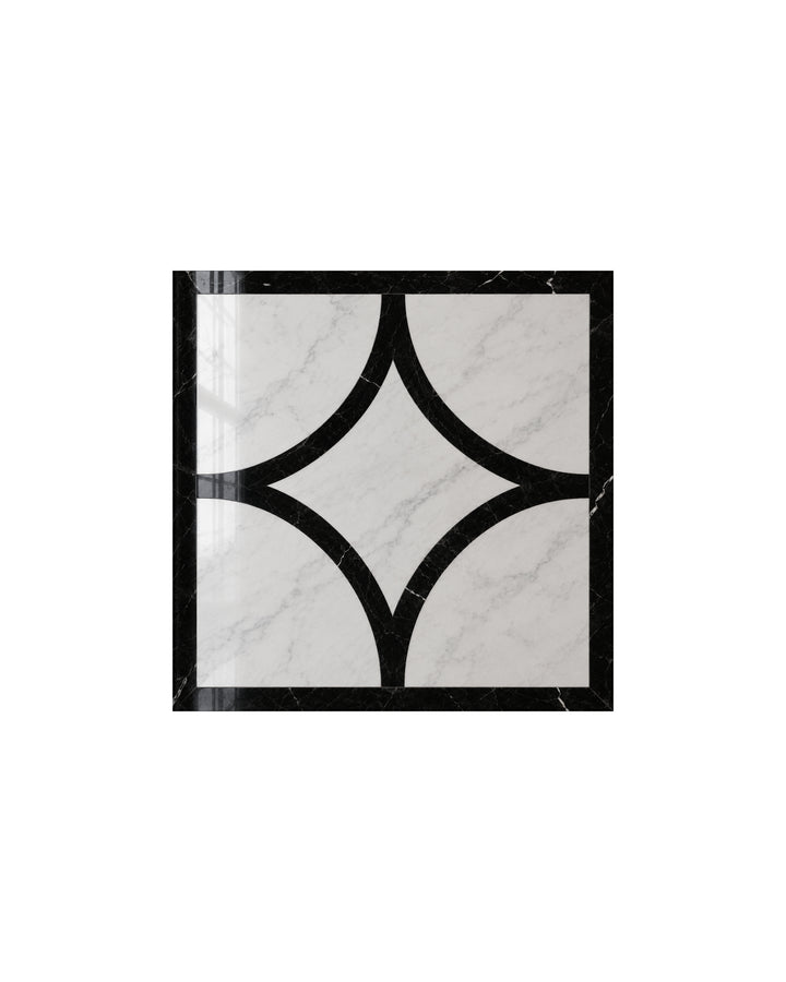 Prestige 3 marmorflise i Bianco Carrara og Nero Marquinha, 20×20 cm – Devon&Devon