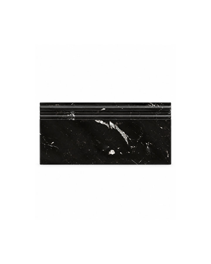 Versailles Boiserie sokkel i Nero Marquinha marmor – Devon&Devon