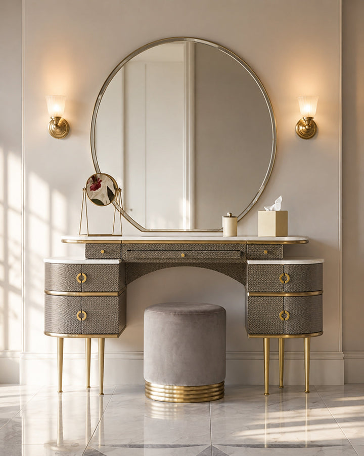 Zelda coiffeuse med buede skuffer og pouf fra Devon&Devon