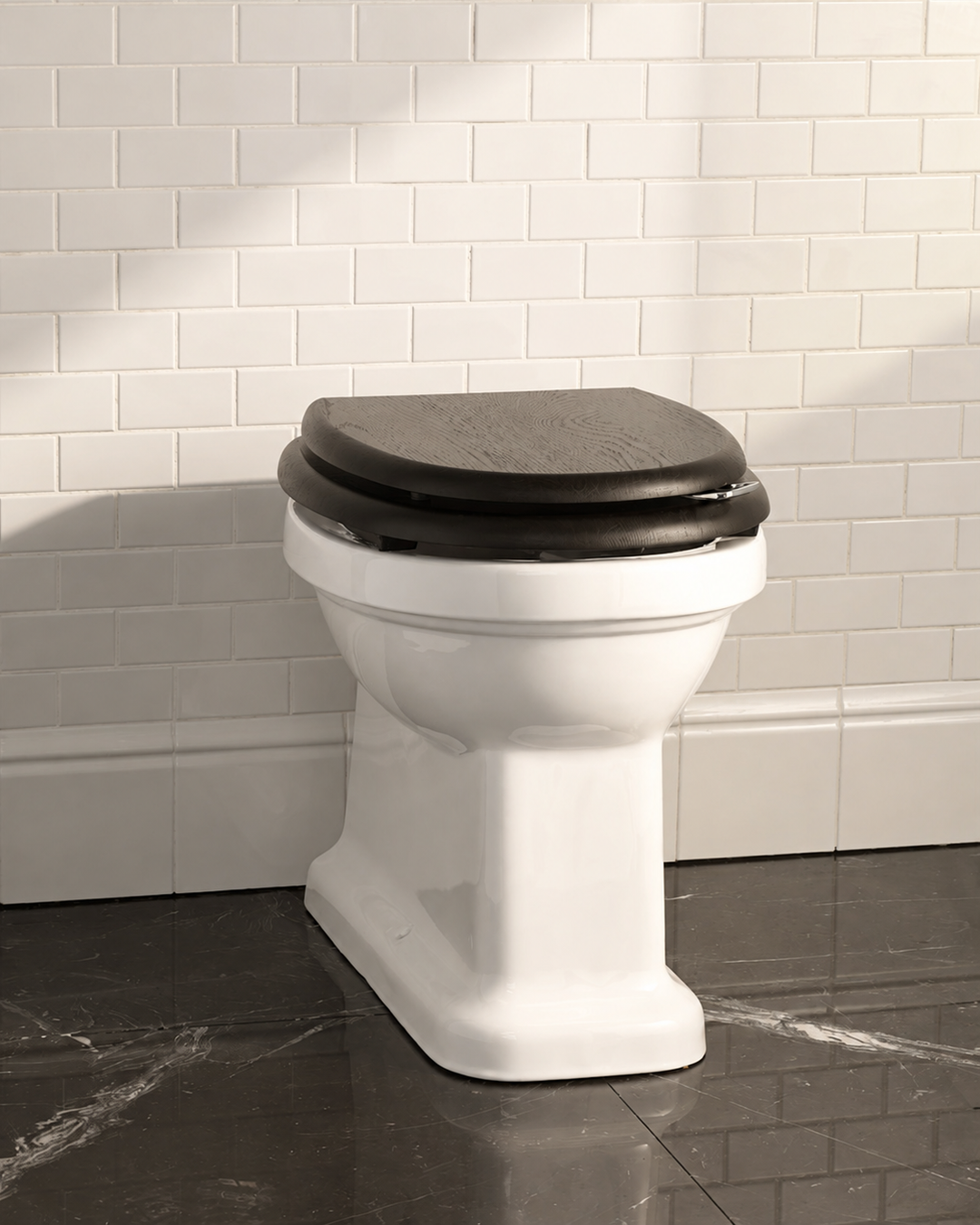 Blues back-to-wall toilet i hvid keramik fra Devon&Devon