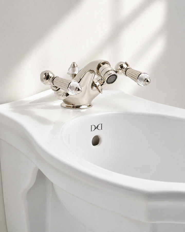 Westminster væghængt bidet i hvid keramik fra Devon&Devon