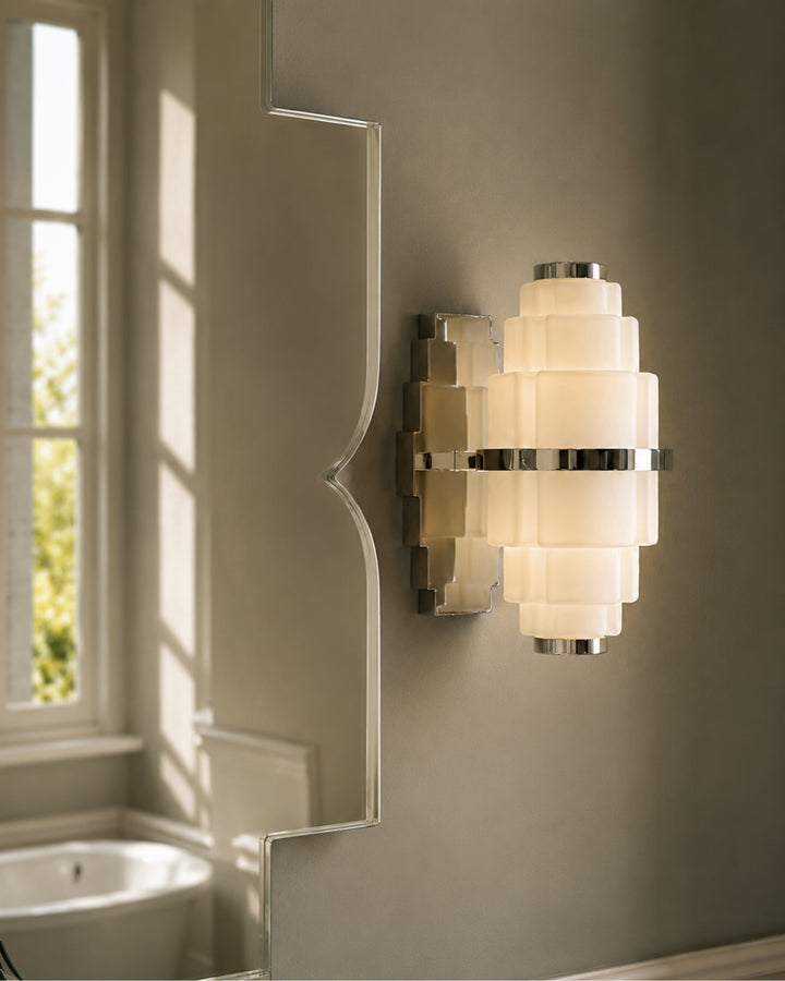 Nobel væglampe i messing med satinmat glas – Devon&Devon